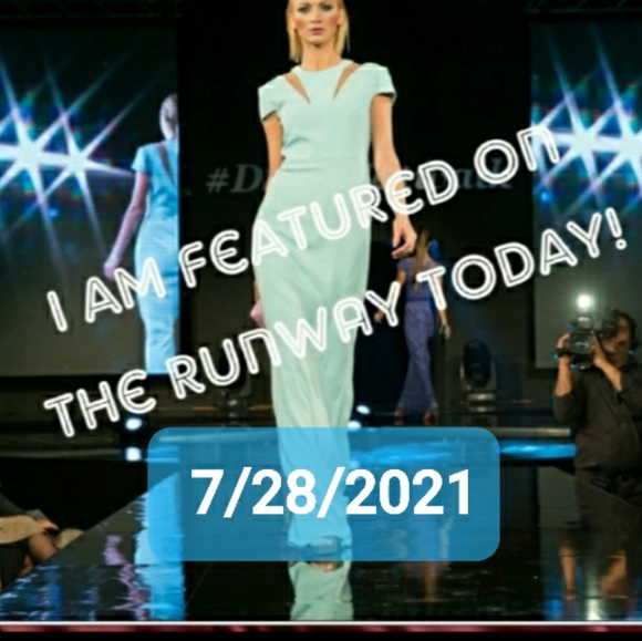 Follow & Share THE RUNWAY - Picture 16 of 16